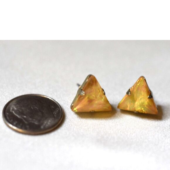 Rare Vintage 50's Petite Iridescent Yellow/Orange Inset Gold Tone Post Earrings - Picture 1 of 3
